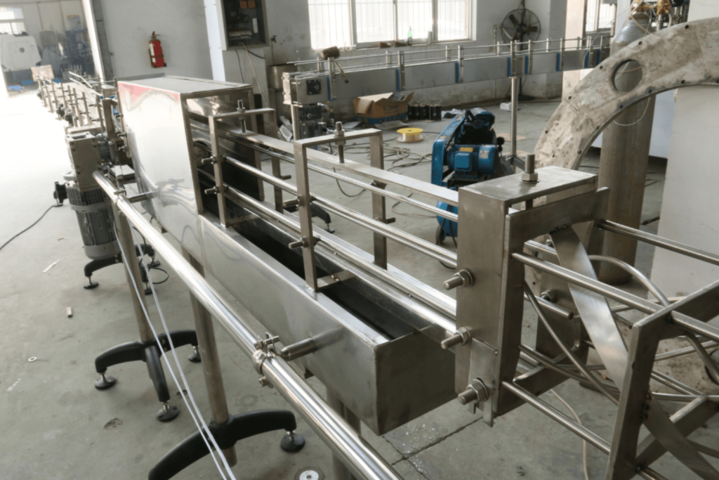 Birds Nest Liquid Filling Seaming Machine for High Quality Production